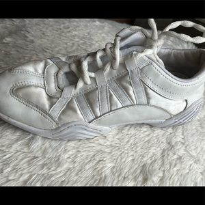 Infinity cheer shoes with case